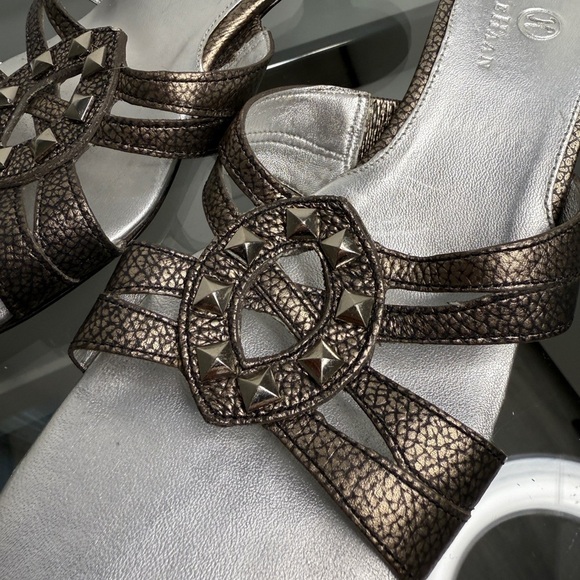 Cole Haan Gray Silver Women's Strappy Sandals (8) - Picture 3 of 9